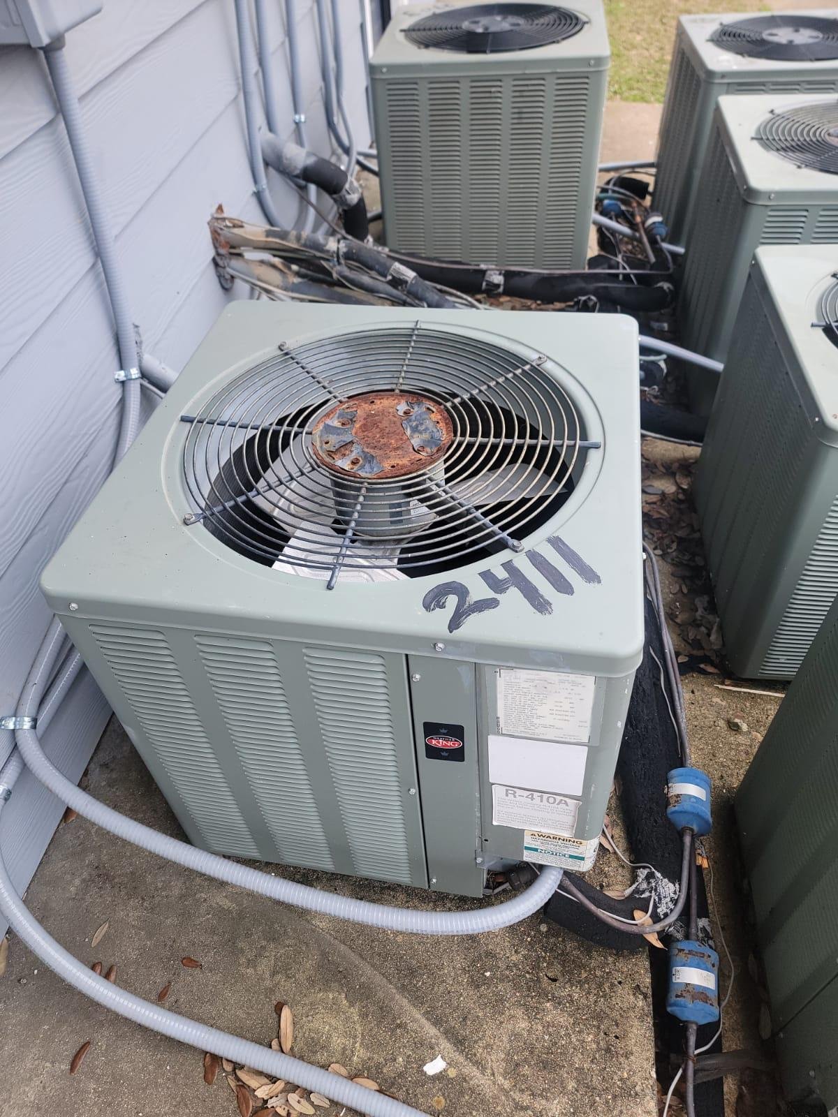 Heat Pump vs Traditional AC for Tomball Commercial Properties